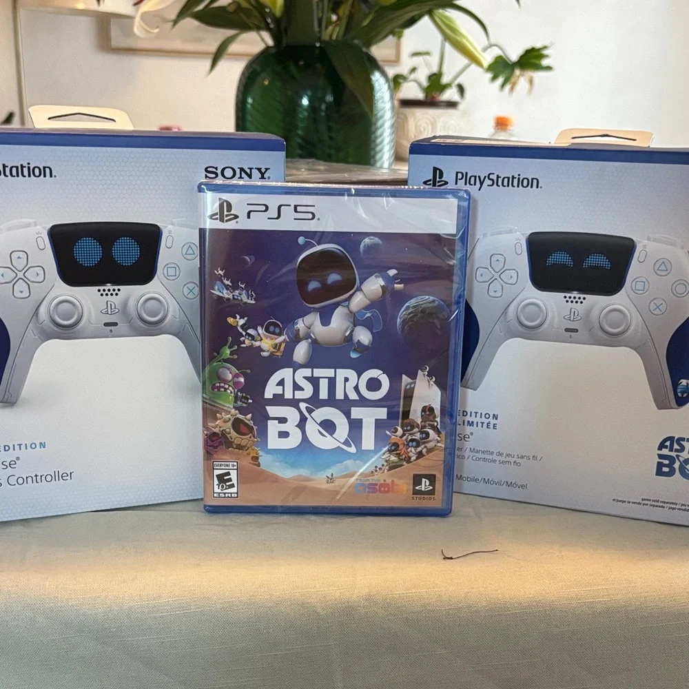Sony PlayStation Limited Edition Astro Bot Collectors Bundle Brand New